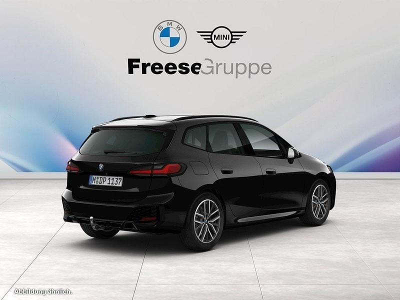 Neu BMW 218 Performance 136 PS (100 kW) 2026 Schwarz Van / Kleinbus