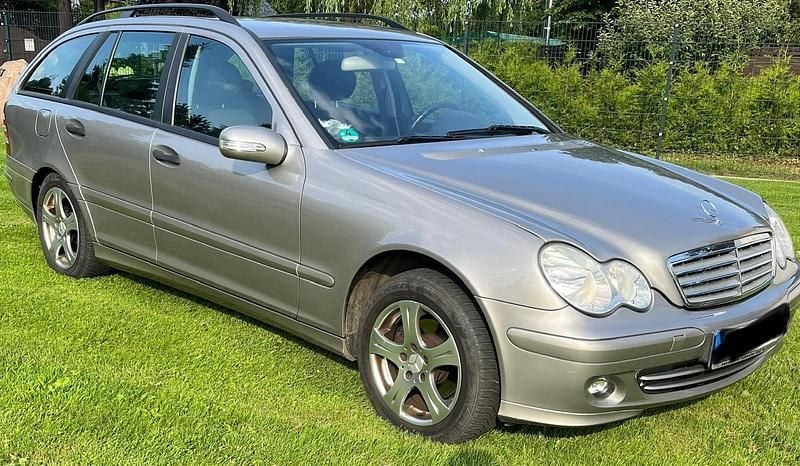 Silber Gebraucht 2007 Mercedes C200 Classic Kombi | 2.400 € (Superpreis) - Bild 1/4