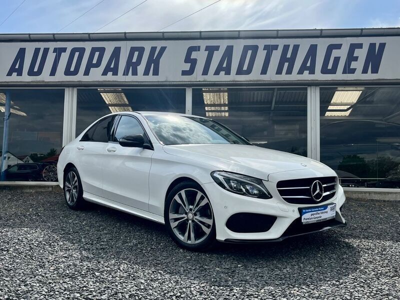 Weiß Gebraucht 2017 Mercedes C200 AMG line Limousine | 22.900 € (Etwas zu teuer) - Bild 1/4