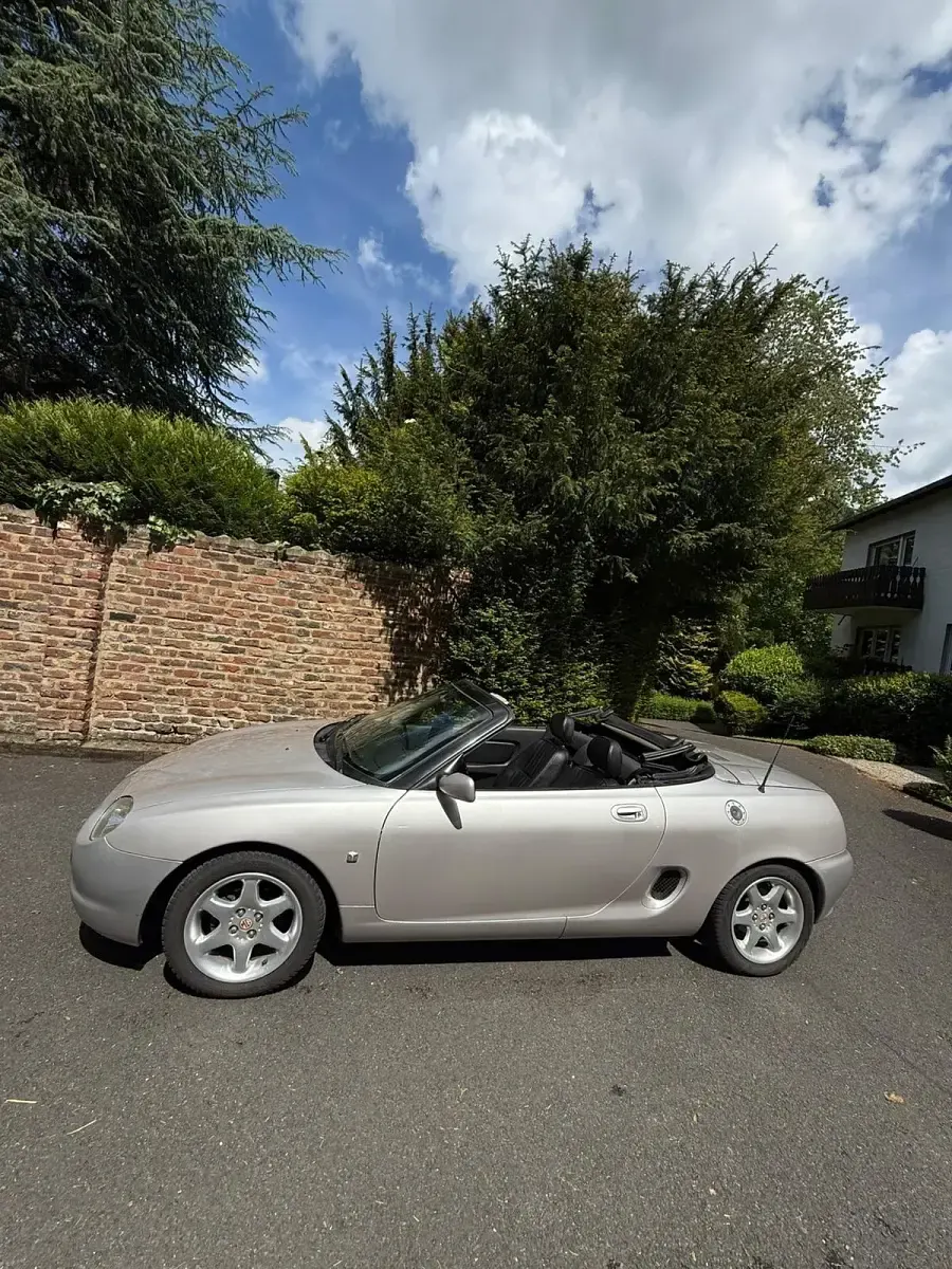 Używany MG F 120 KM (88 kW) 1999 Szary Kabriolet