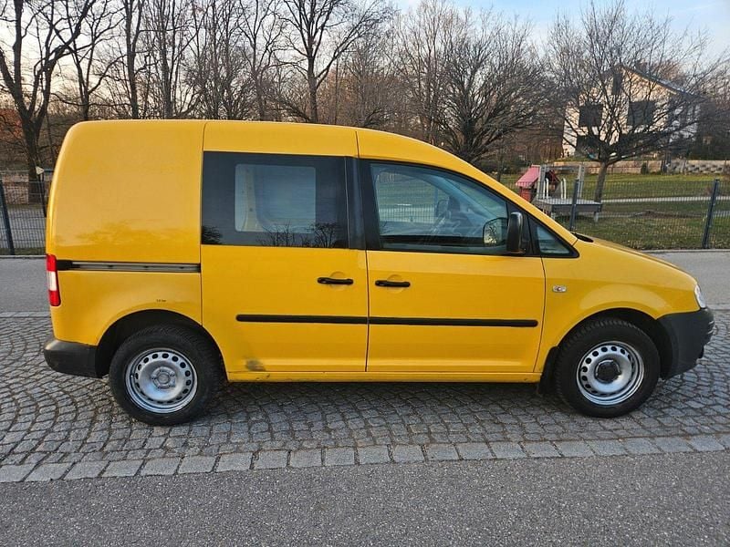 Second-hand VW Caddy 69 CP (50 kW) 2010 Galben Monovolum