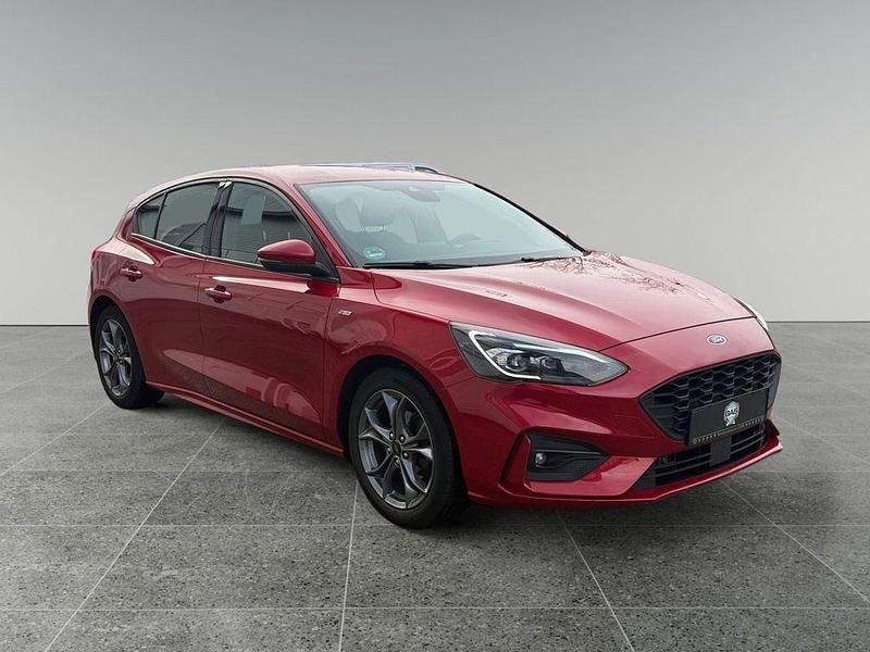 Gebraucht Ford Focus ST-Line 150 PS (110 kW) 2020 Rot Limousine