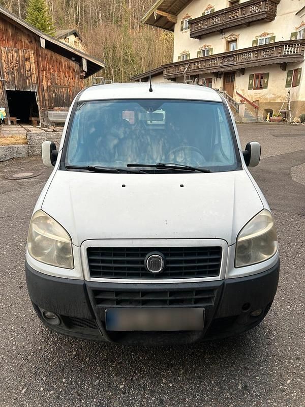 Gebraucht Fiat Doblò 75 PS (55 kW) 2009 Weiß Van / Kleinbus