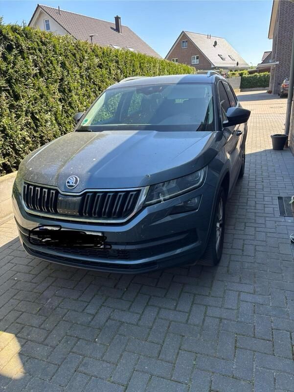 Grau Gebraucht 2018 Skoda Kodiaq SUV | 22.800 € (Guter Preis) - Bild 1/4