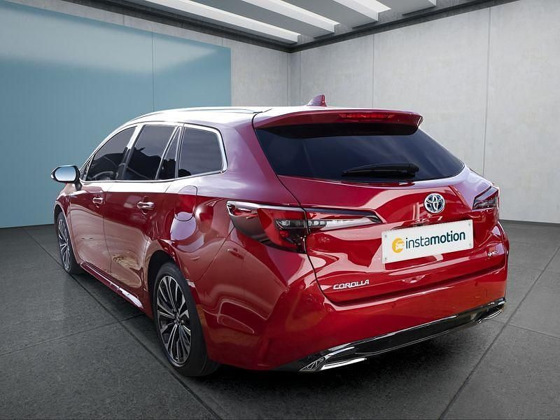 Neu Toyota Corolla 178 PS (130 kW) 2025 Rot Kombi