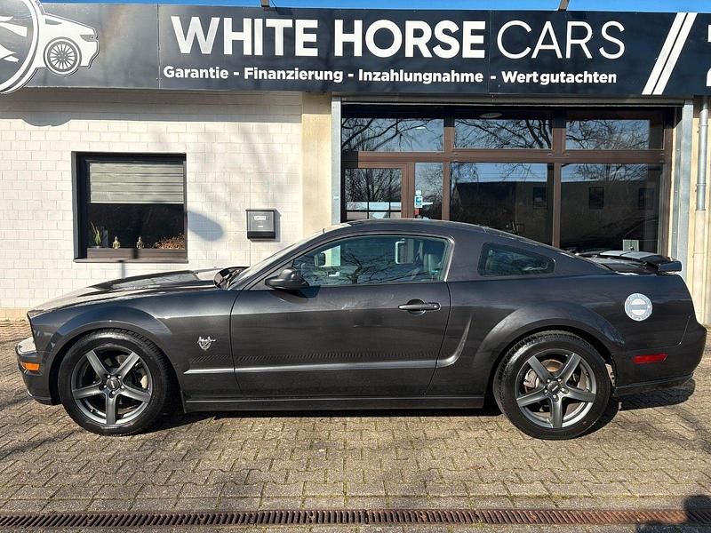 Gebraucht Ford Mustang GT 305 PS (224 kW) 2009 Grau Coupé