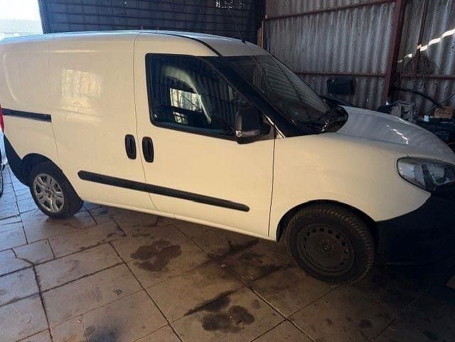 Gebraucht Fiat Doblò 80 PS (58 kW) 2017 Weiß Van / Kleinbus