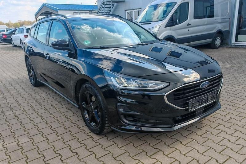 Gebraucht Ford Focus Cool & Connect 120 PS (88 kW) 2022 Schwarz Limousine