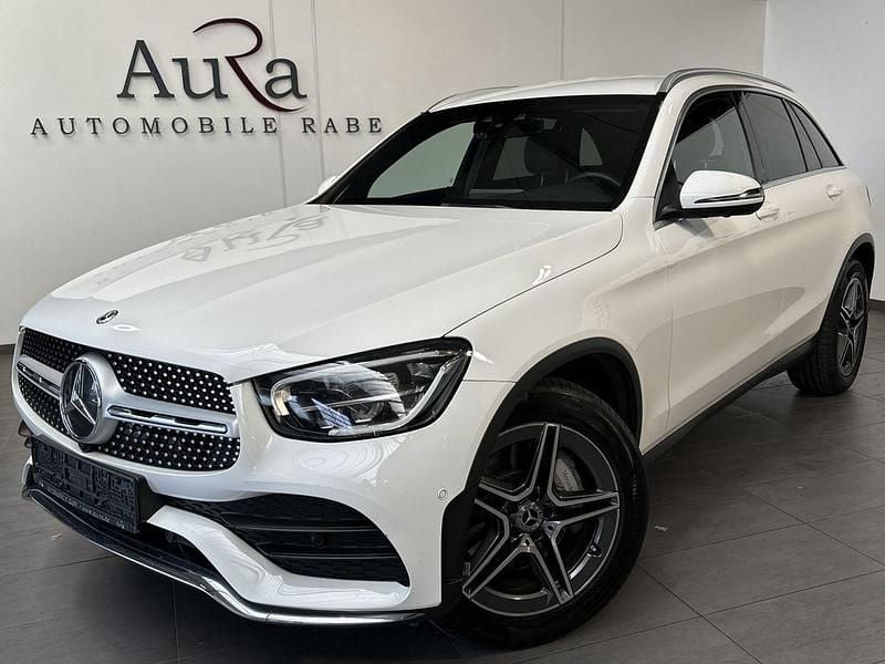 Polarweiã Gebraucht 2020 Mercedes GLC300 AMG line SUV | 35.989 € (Guter Preis) - Bild 1/4