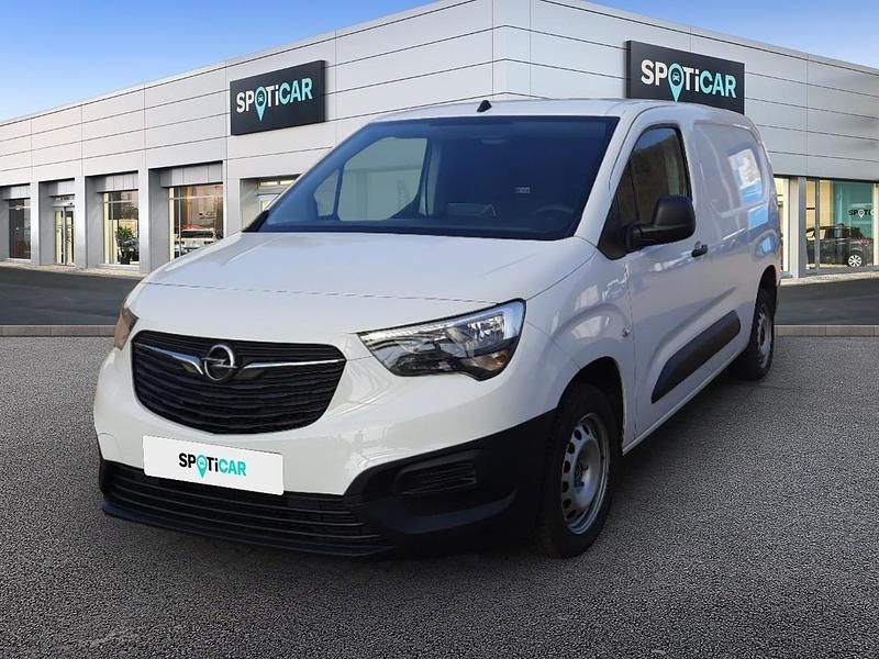 Gebraucht Opel Combo Basis 130 PS (95 kW) 2024 Weiß Kombi