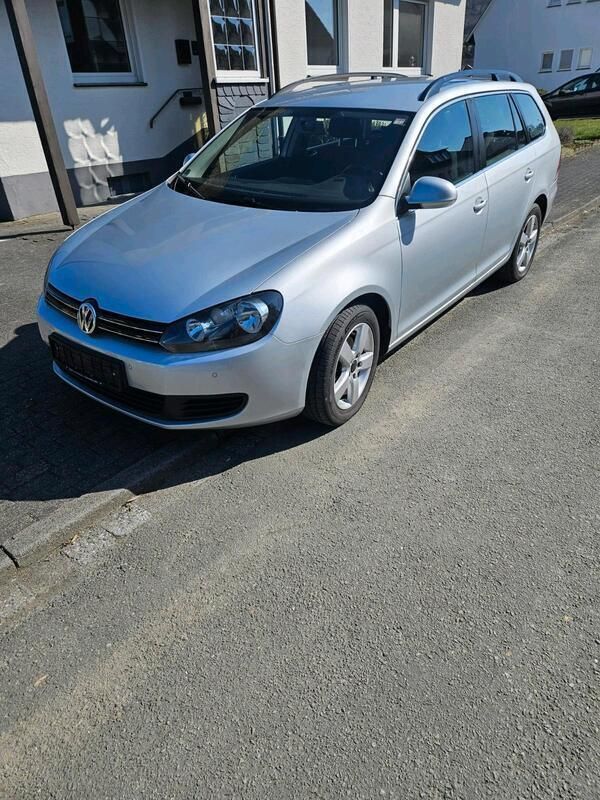 Silber Gebraucht 2012 VW Golf VII Kombi | 4.899 € (Guter Preis) - Bild 1/4