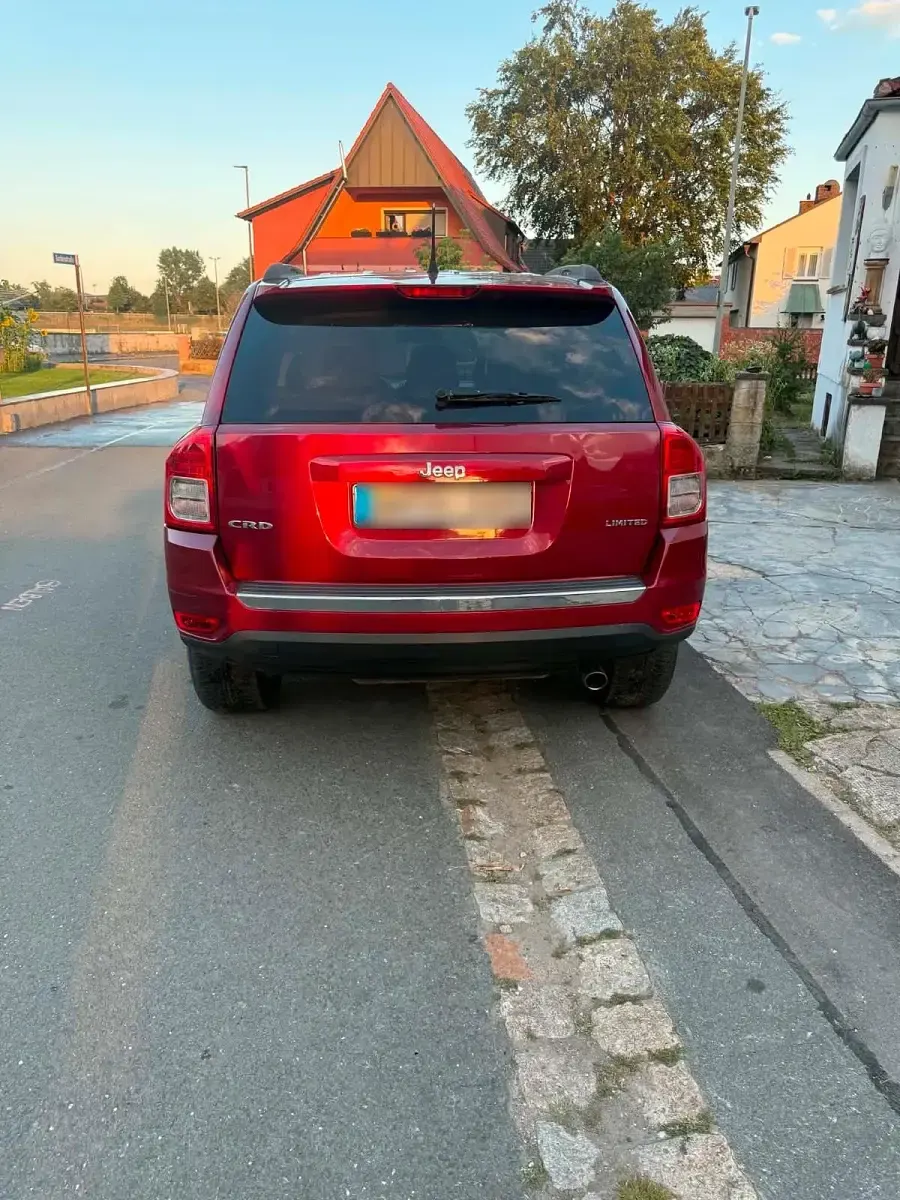 Gebraucht Jeep Compass 136 PS (100 kW) 2012 Rot SUV