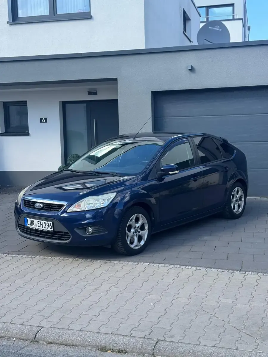 Gebraucht Ford Focus Viva 100 PS (73 kW) 2010 Blau Kleinwagen