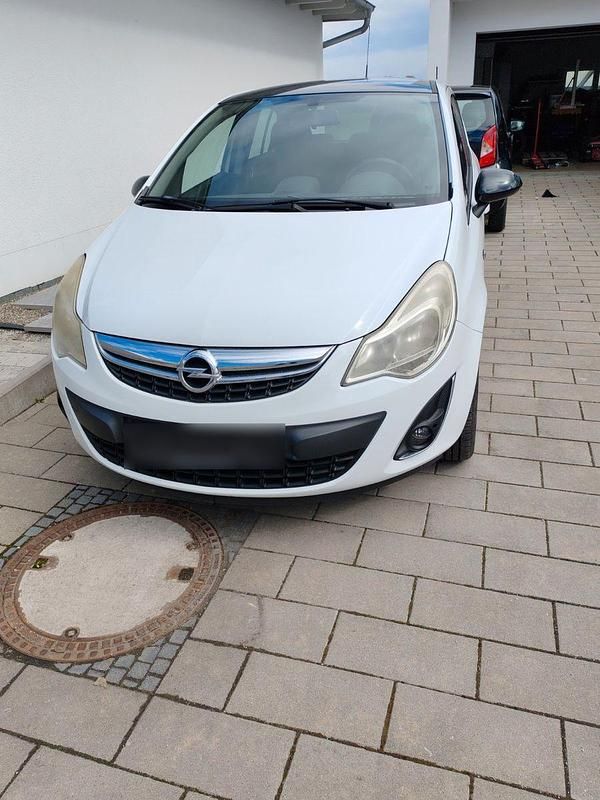 Gebraucht Opel Corsa Edition 101 PS (74 kW) 2012 Weiß Kleinwagen