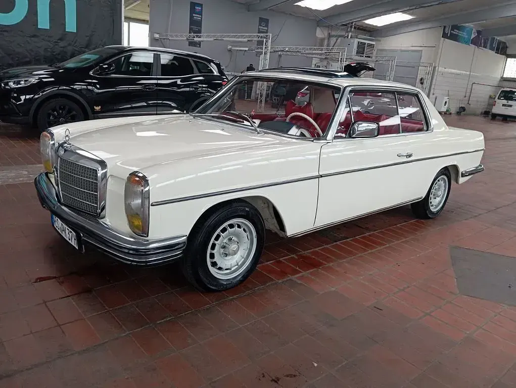 Gebraucht Mercedes W114 131 PS (96 kW) 1973 Weiß Coupé