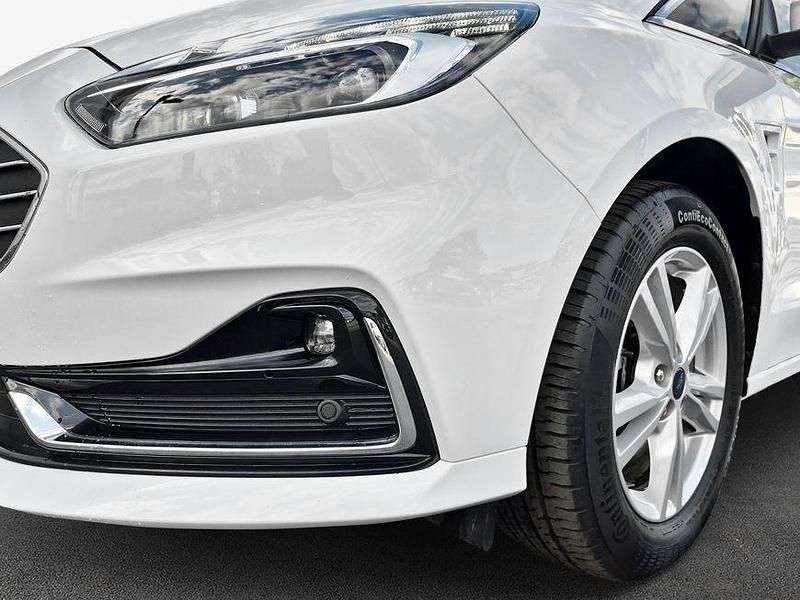 Gebraucht Ford S-MAX Titanium 150 PS (110 kW) 2022 Weiß Van / Kleinbus