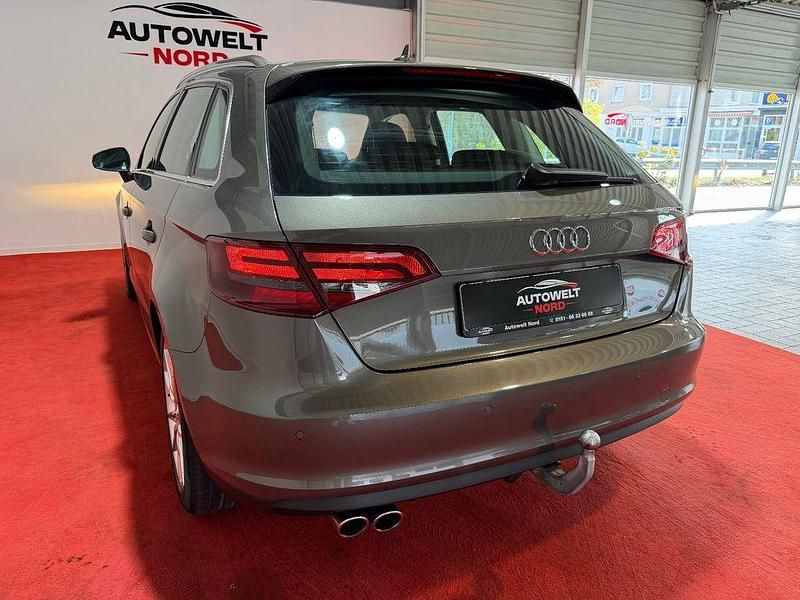 Gebraucht Audi A3 Ambiente 184 PS (135 kW) 2015 Grau Limousine
