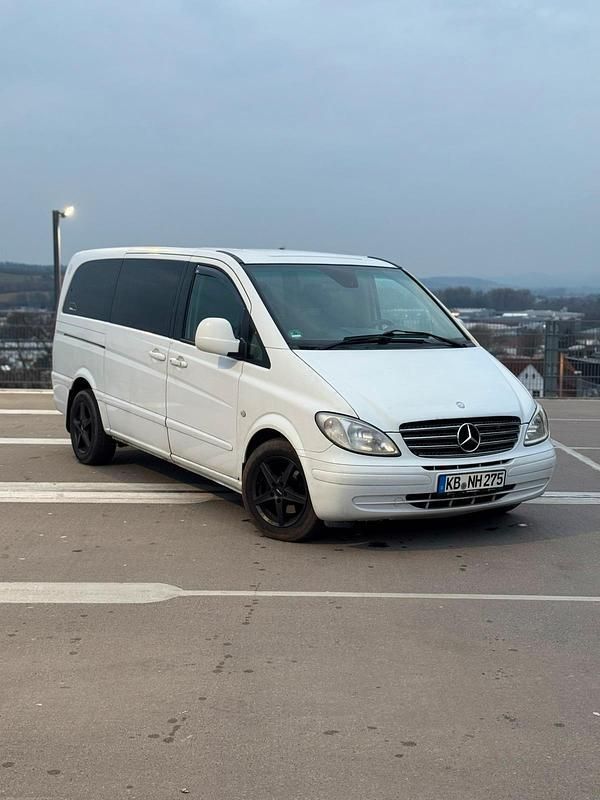 Weiß Gebraucht 2004 Mercedes Vito Van / Kleinbus | 6.000 € - Bild 1/4