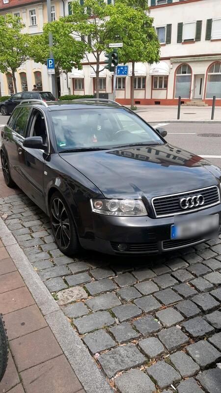 Schwarz Gebraucht 2001 Audi A4 Kombi | 1.000 € (Guter Preis) - Bild 1/4