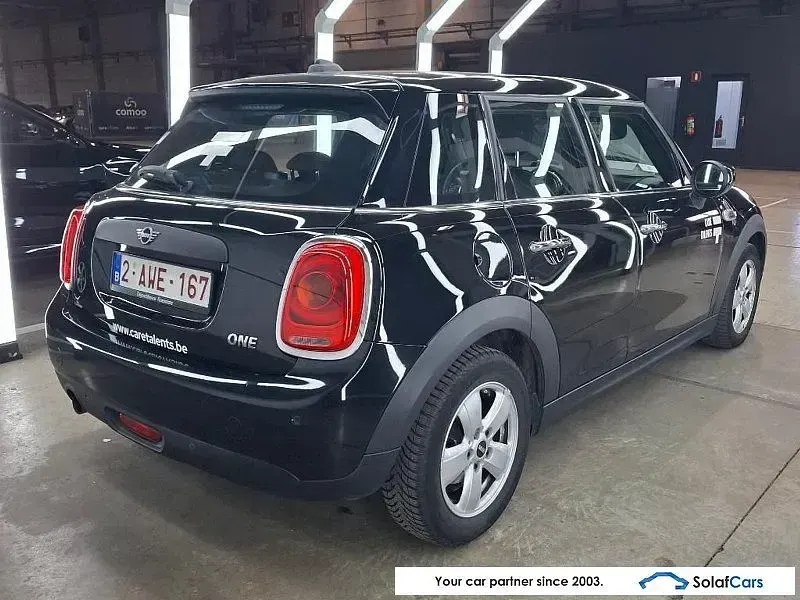 Käytetty Mini ONE 102 HP (75 kW) 2021 Musta Viistoperä