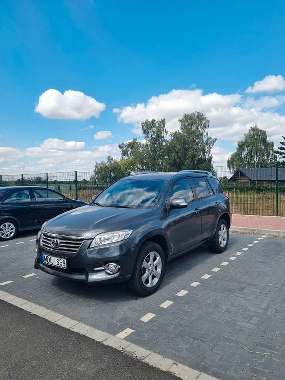 Grau Gebraucht 2010 Toyota RAV4 Life SUV | 7.500 € (Fairer Preis) - Bild 1/4
