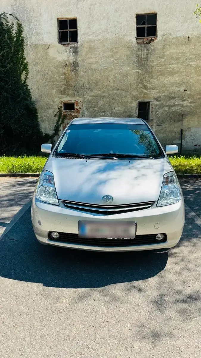 Gebraucht Toyota Prius 77 PS (56 kW) 2004 Grau Kleinwagen