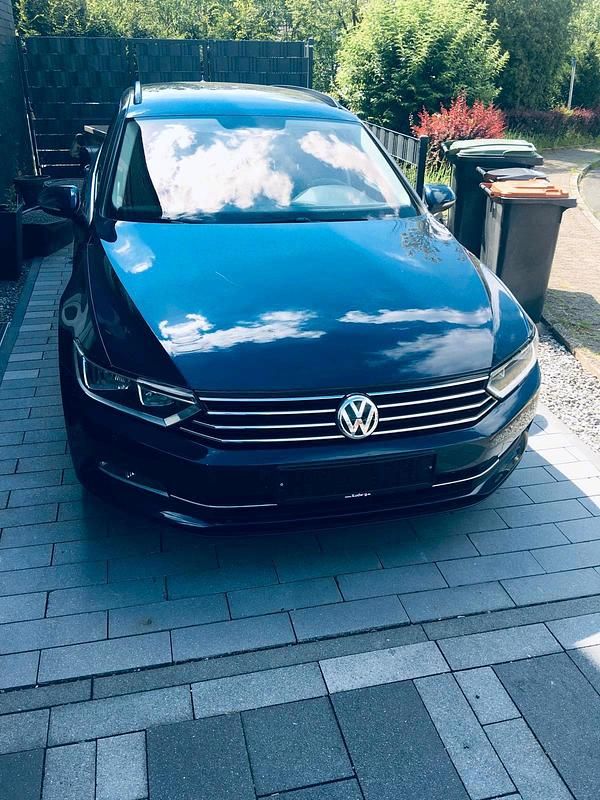 Gebraucht VW Passat 150 PS (110 kW) 2016 Blau Kombi