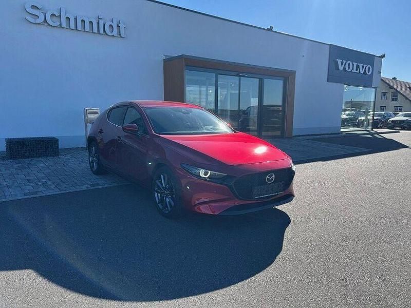 Gebraucht Mazda 3 122 PS (89 kW) 2022 Rot Limousine