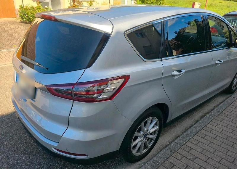 Grau Gebraucht 2018 Ford S-MAX S SUV | 10.995 € (Fairer Preis) - Bild 1/4