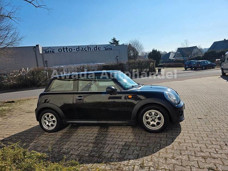 Second-hand Mini ONE 125 CP (91 kW) 2011 Negru Hatchback