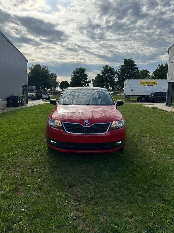 Rot Gebraucht 2014 Skoda Rapid Ambition Limousine | 9.700 € (Guter Preis) - Bild 1/4