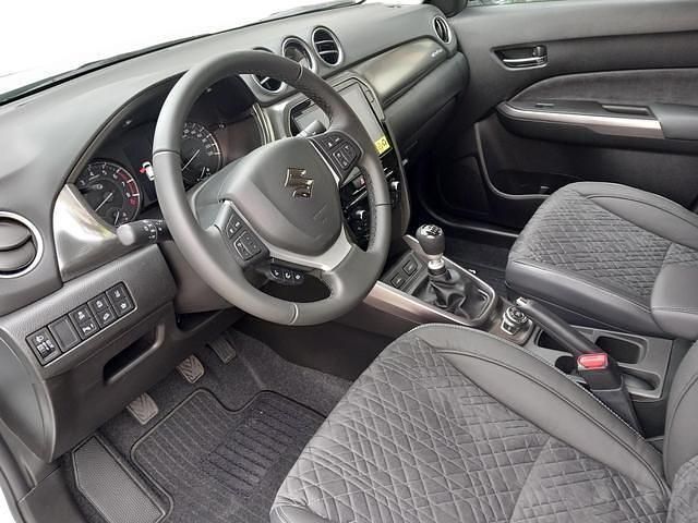 Neu Suzuki Vitara Comfort+ 2025 Cool white pearl metallic SUV