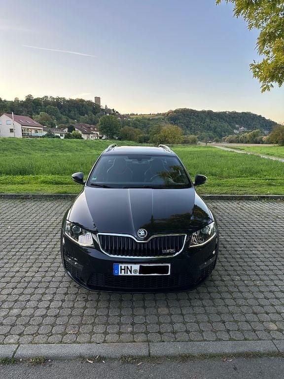 Schwarz Gebraucht 2016 Skoda Octavia RS Limousine | 14.190 € (Fairer Preis) - Bild 1/4