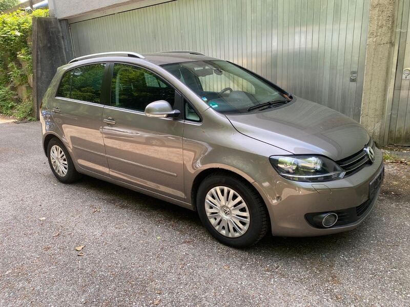 Grau Gebraucht 2010 VW Golf Plus Cross Comfortline Van / Kleinbus | 4.000 € (Superpreis) - Bild 1/4
