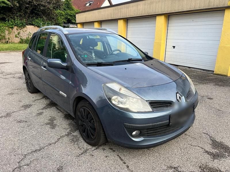Grau Gebraucht 2009 Renault Clio II Limousine | 1.500 € (Guter Preis) - Bild 1/4