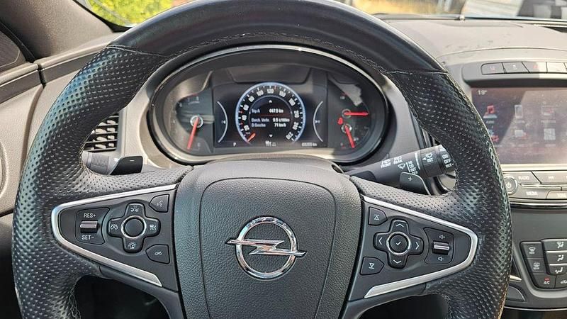 Blau Gebraucht 2017 Opel Insignia Edition Kombi | 14.900 € (Guter Preis) - Bild 1/4