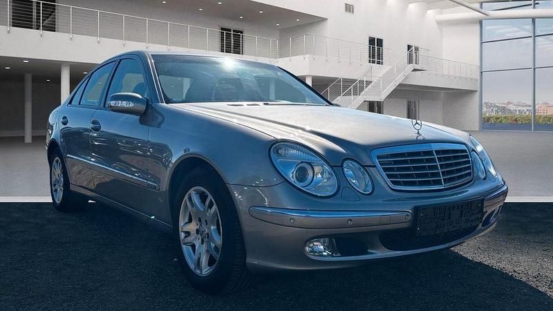 Gebraucht Mercedes E240 177 PS (130 kW) 2005 Grau Limousine