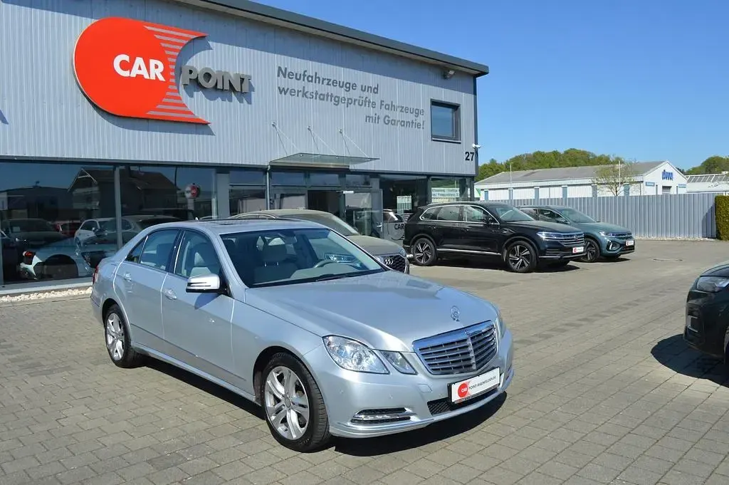 Second-hand Mercedes E300 Elegance 252 CP (185 kW) 2012 Argintiu Berlinǎ