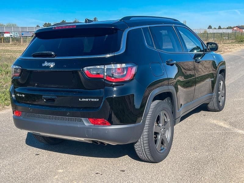 Gebraucht Jeep Compass Limited 130 PS (95 kW) 2017 Schwarz SUV