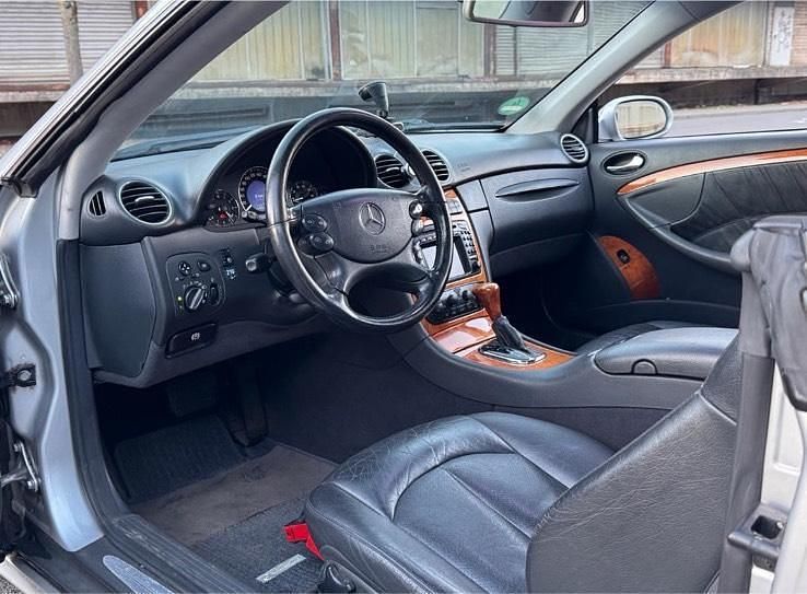 Gebraucht Mercedes CLK320 218 PS (160 kW) 2002 Silber Coupé