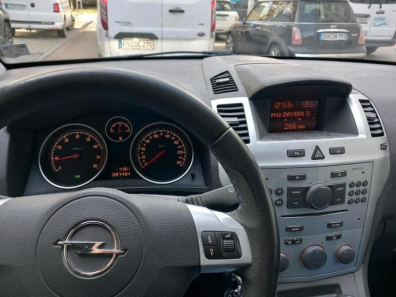 Blau Gebraucht 2009 Opel Zafira Limousine | 3.850 € (Fairer Preis) - Bild 1/4