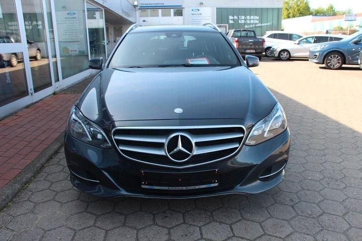 Gebraucht Mercedes E220 170 PS (125 kW) 2014 Grau Limousine