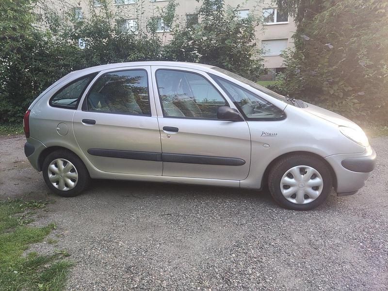 Silber Gebraucht 2001 Citroën Xsara Picasso Van / Kleinbus | 1.150 € (Fairer Preis) - Bild 1/4