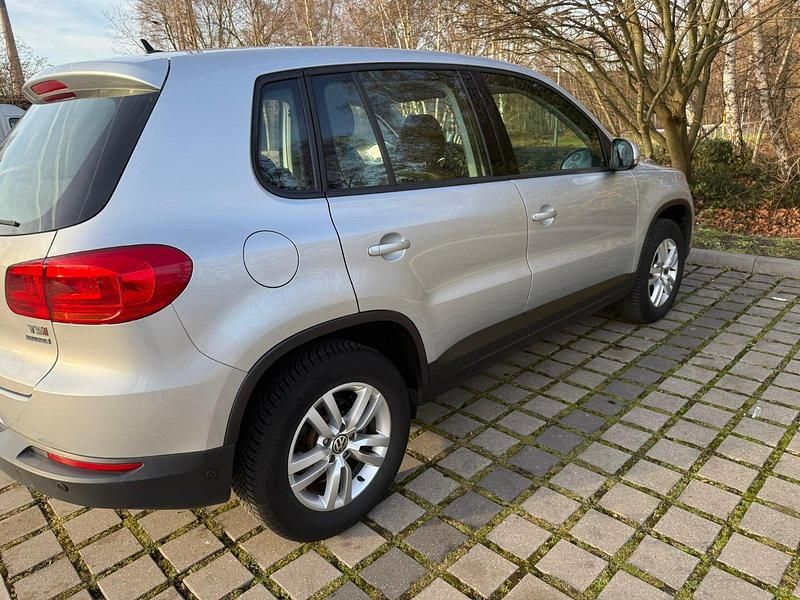 Gebraucht VW Tiguan 122 PS (89 kW) 2012 Silber SUV