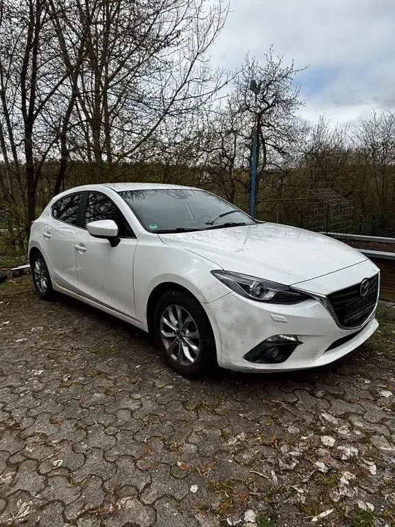 Gebraucht Mazda 3 Nakama 105 PS (77 kW) 2016 Weiß Limousine