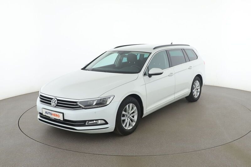 Weiß Gebraucht 2019 VW Passat Comfortline Kombi | 18.490 € (Fairer Preis) - Bild 1/4