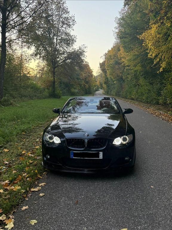 Schwarz Gebraucht 2008 BMW 320 Cabriolet M Sport Cabrio | 9.299 € (Fairer Preis) - Bild 1/4