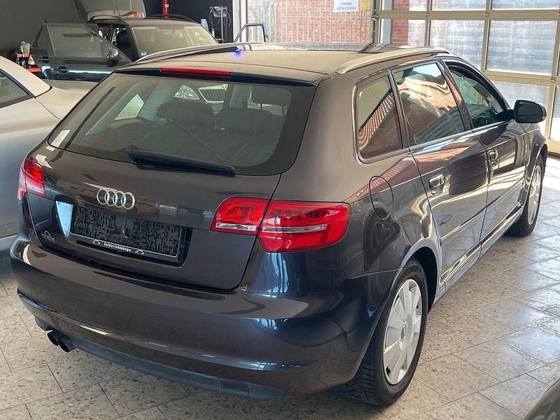 Gebraucht Audi A3 Attraction 125 PS (91 kW) 2010 Grau Kleinwagen