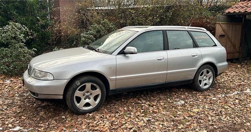 Silber Gebraucht 1999 Audi A4 Kombi | 3.000 € (Guter Preis) - Bild 1/4