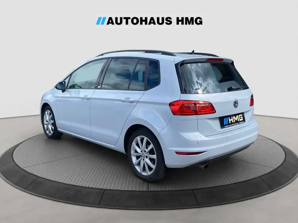 Gebraucht VW Golf Sound 116 PS (85 kW) 2017 White silver metallic SUV